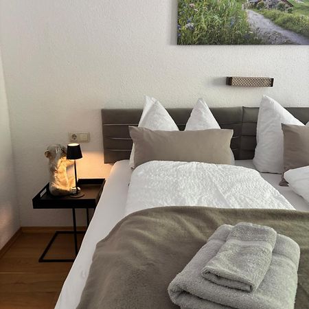 Lechtaler Alpenblick Landeck - Privatzimmer & Ferienwohnung Esterno foto