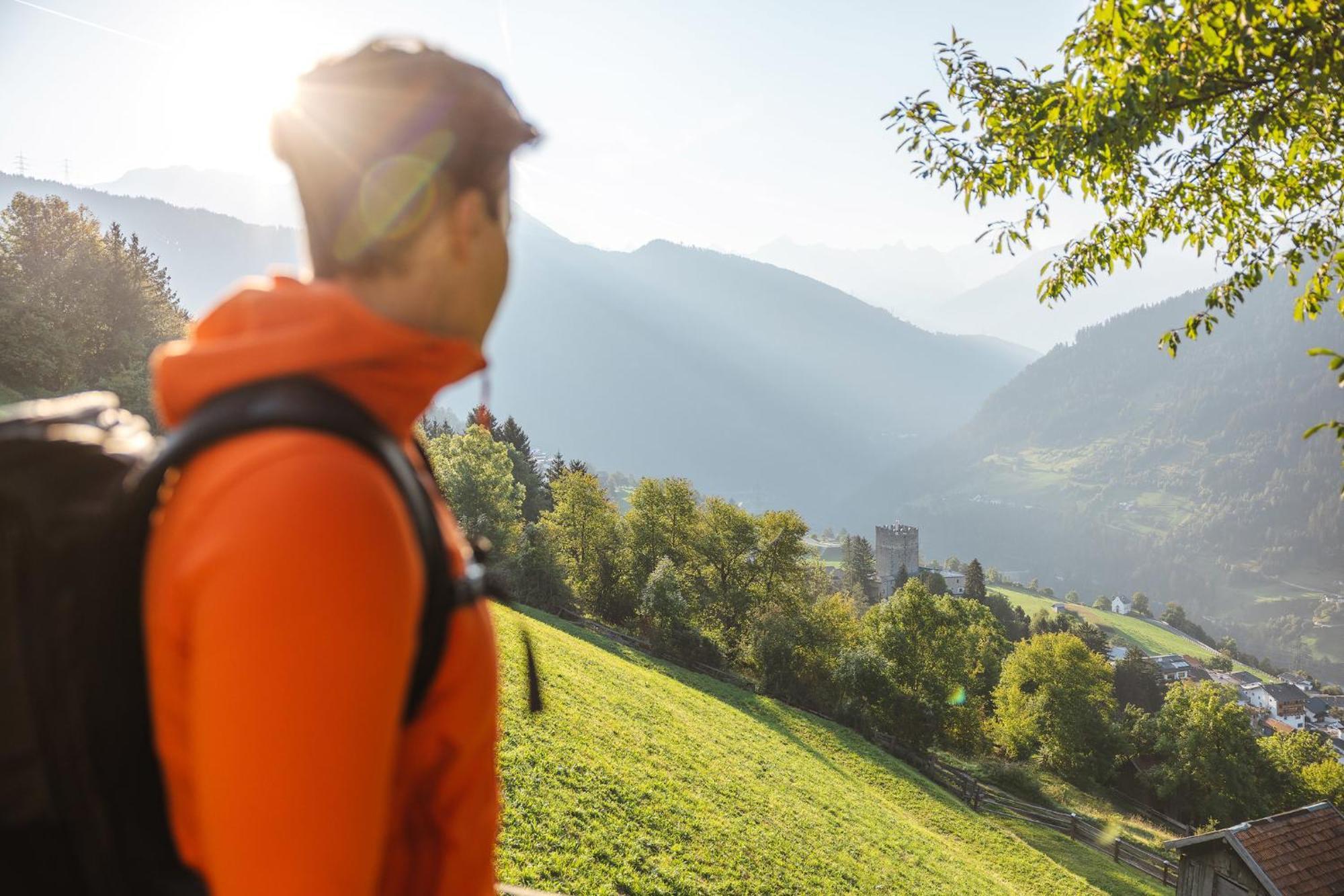 Lechtaler Alpenblick Landeck - Privatzimmer & Ferienwohnung Esterno foto