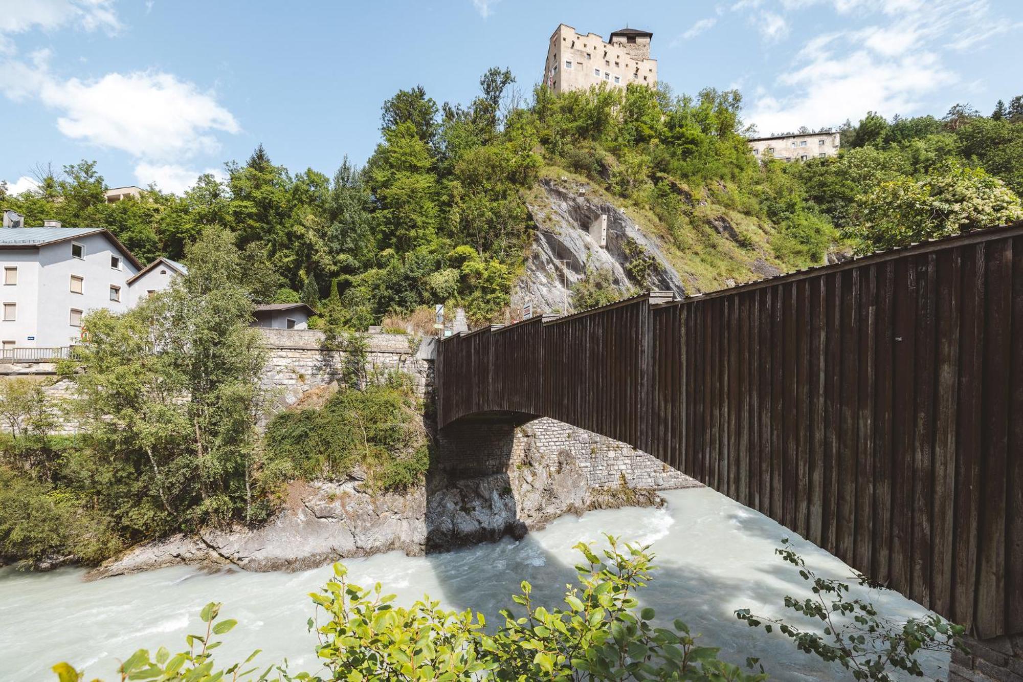Lechtaler Alpenblick Landeck - Privatzimmer & Ferienwohnung Esterno foto