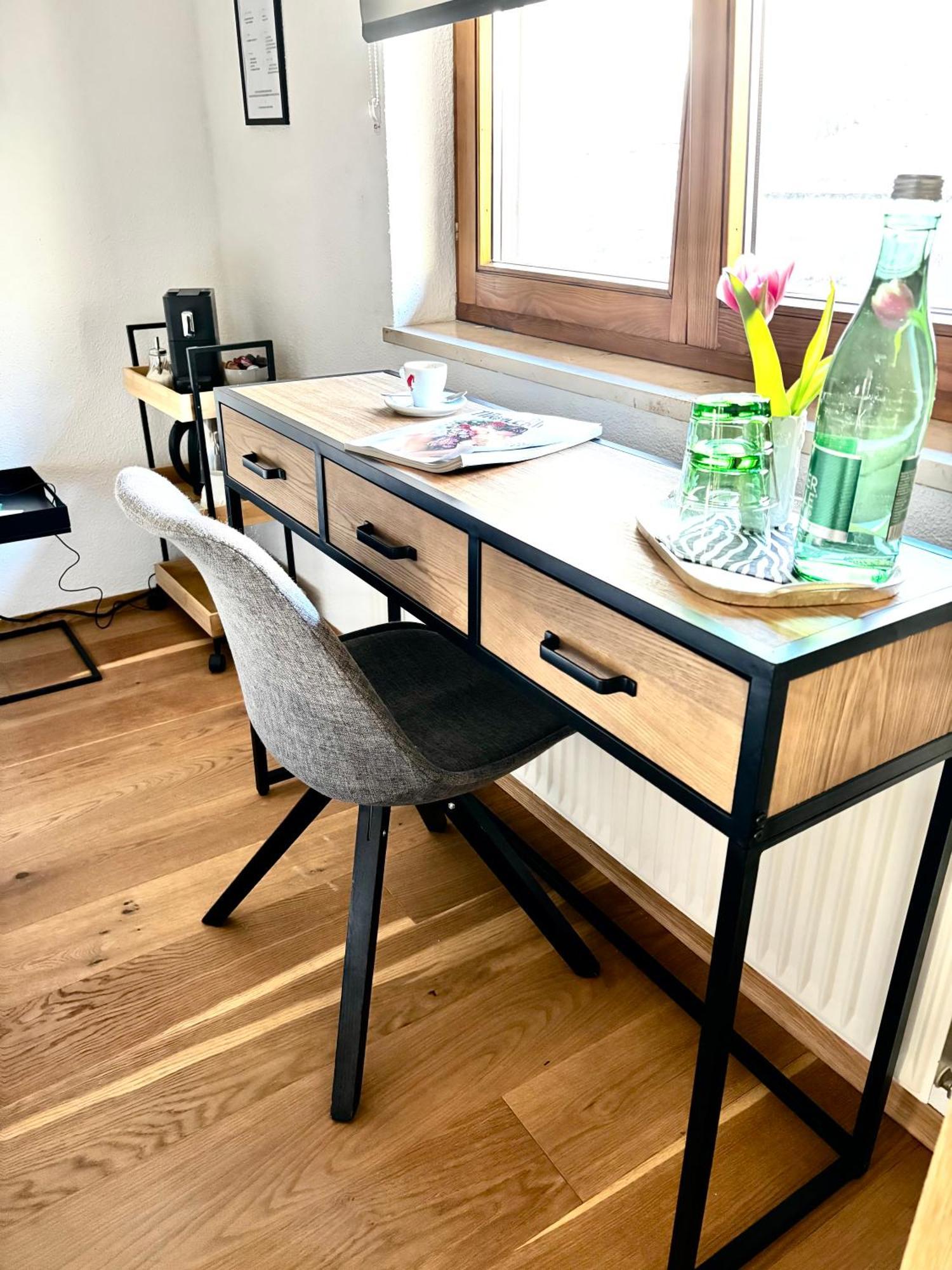 Lechtaler Alpenblick Landeck - Privatzimmer & Ferienwohnung Esterno foto
