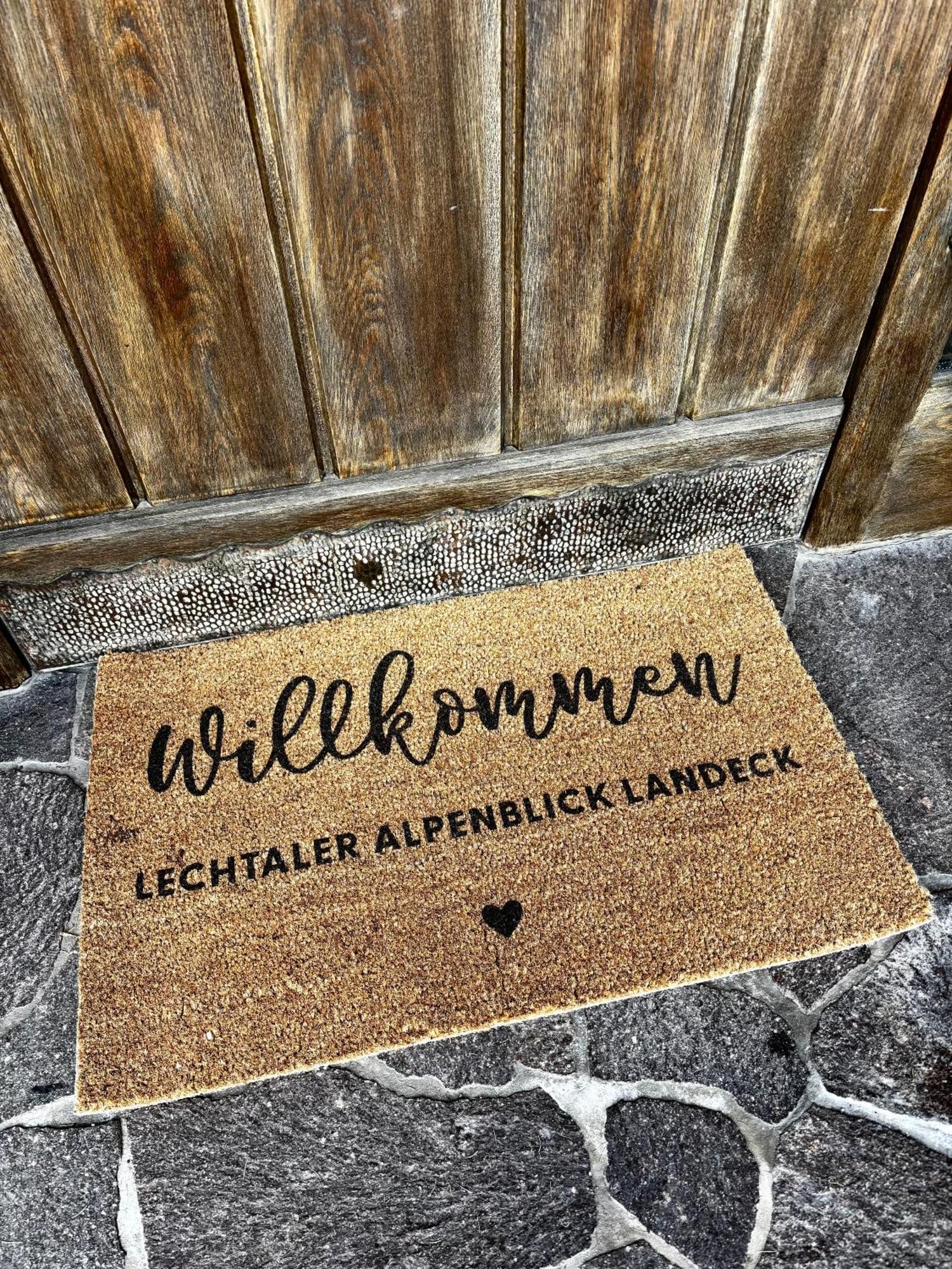 Lechtaler Alpenblick Landeck - Privatzimmer & Ferienwohnung Esterno foto
