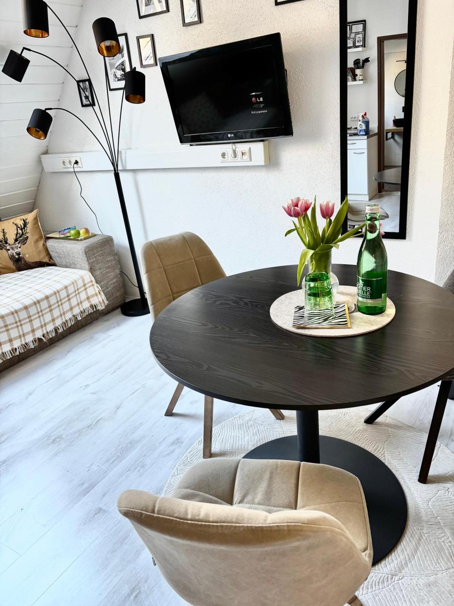 Lechtaler Alpenblick Landeck - Privatzimmer & Ferienwohnung Esterno foto