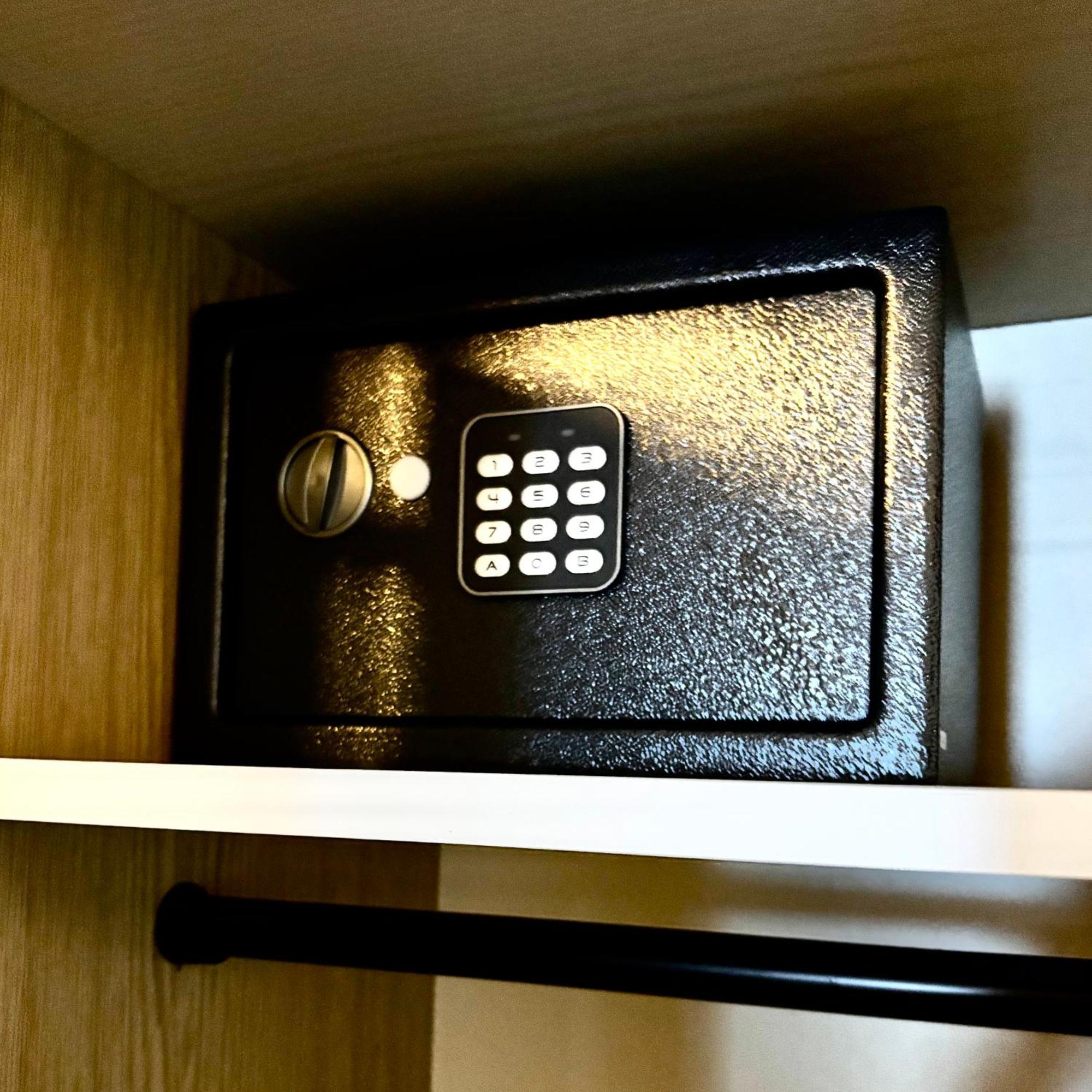 Lechtaler Alpenblick Landeck - Privatzimmer & Ferienwohnung Esterno foto