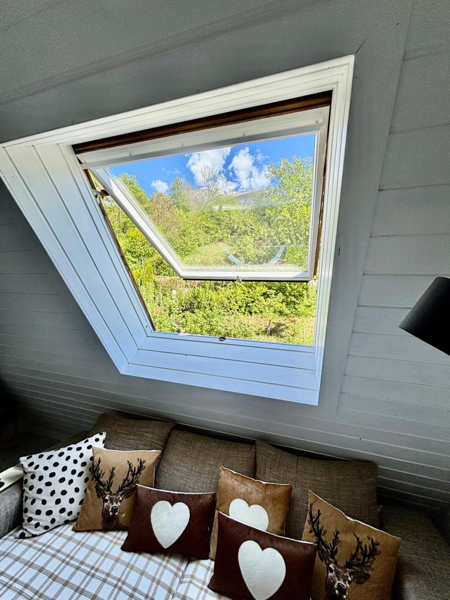 Lechtaler Alpenblick Landeck - Privatzimmer & Ferienwohnung Esterno foto
